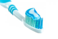 Door de tanden niet dagelijks te poetsen, vergroot de kans op het krijgen van parodontitis / Bron: Photo Mix, Pixabay